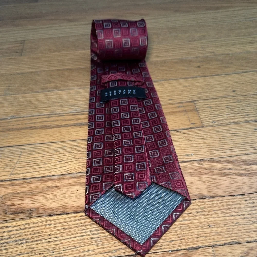 Bergamo New York Burgundy Geometric Men's Tie